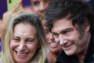 Javier Milei reafirma a su hermana Karina como clave en su estrategia electoral