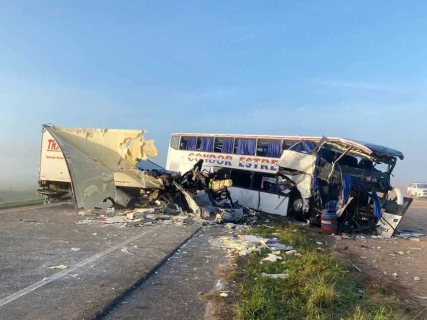Sobrevivientes del trágico choque en la ruta 3: dolor y desconcierto