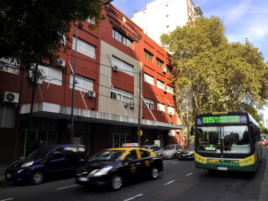 Docentes en Crisis: Paro en la Escuela Militar por Sueldos Desiguales