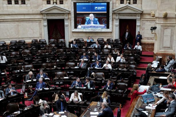 Ministros ausentes: Escándalo cripto y quejas en el Congreso