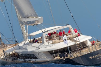 El hundimiento del lujoso yate Bayesian: tragedia en alta mar