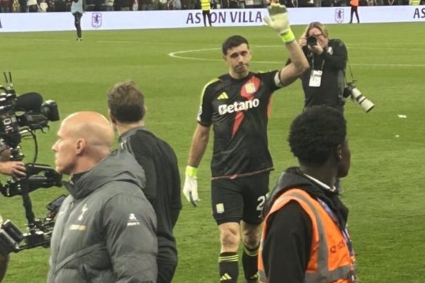 Dibu Martínez: Emoción y lágrimas tras su posible adiós en Aston Villa