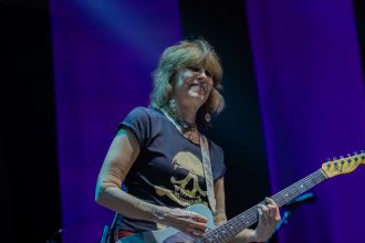Chrissie Hynde brilla con Pretenders: un estilo al estilo Keith Richards