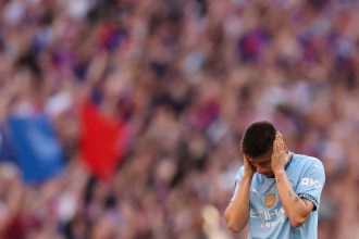 El Diablito Echeverri debuta en Manchester City: un día para olvidar