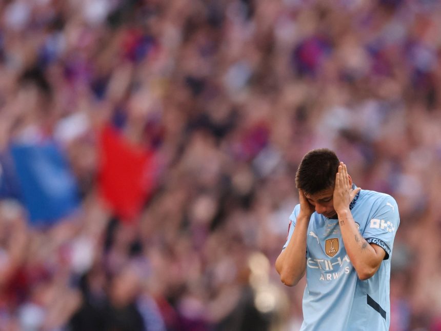 El Diablito Echeverri debuta en Manchester City: un día para olvidar