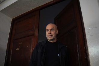 El Caótico Voto de Larreta: Retrasos, Fallos y un Desmayo Inesperado