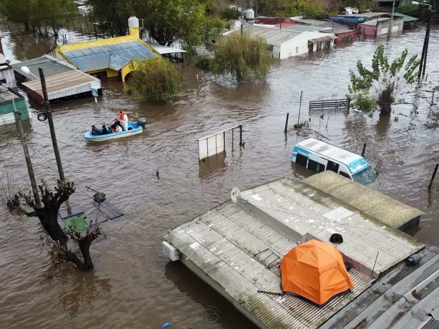 Inundaciones en Buenos Aires: Evacuados cuentan su desgarrador lamento