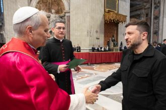 El Papa León XIV y Zelenski: Un Encuentro por Ucrania en Crisis
