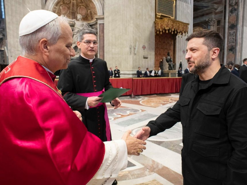 El Papa León XIV y Zelenski: Un Encuentro por Ucrania en Crisis