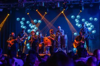 El Renacer del Folclore en Buenos Aires: Música, Baile y Diversión
