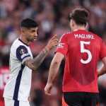 Intensa Rivalidad: Cuti Romero y Harry Maguire se Enfrentan en la Noche