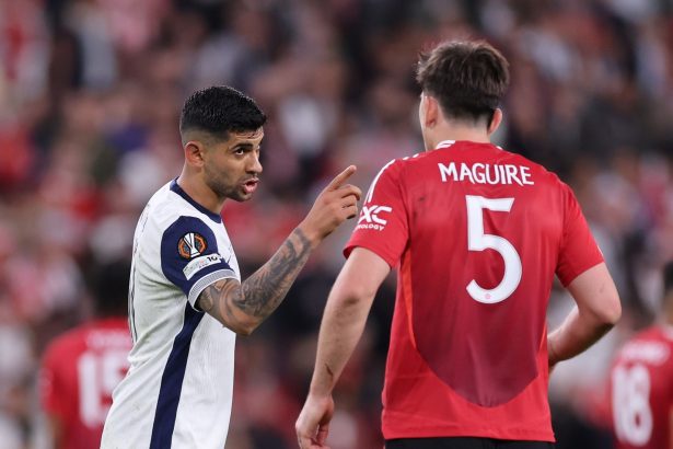Intensa Rivalidad: Cuti Romero y Harry Maguire se Enfrentan en la Noche