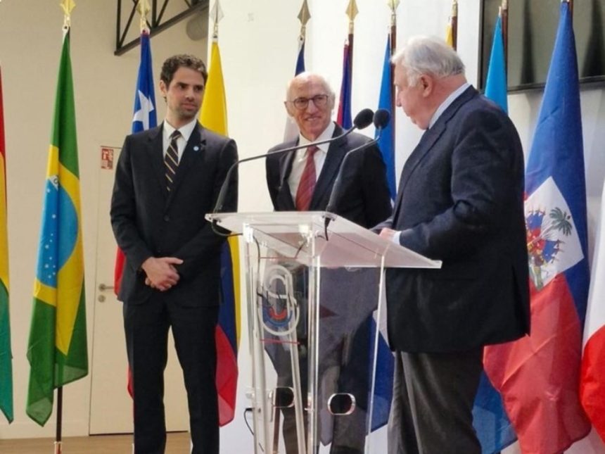 Boca en busca de DT: Carlos Bianchi recibe homenaje del Senado Francés