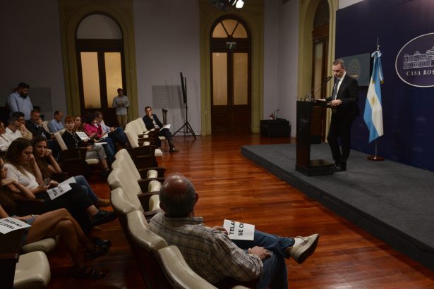 Milei Revoluciona la Cobertura Periodística en la Casa Rosada