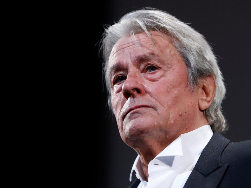 El legado oculto de Alain Delon: un testamento que desata conflictos