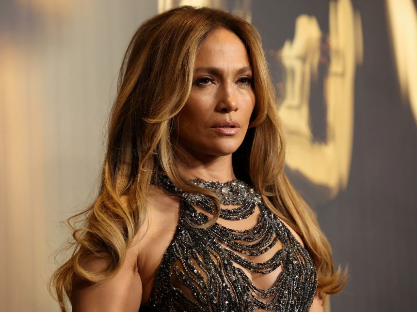 AMAs 2025: Horario y dónde ver la ceremonia en vivo hoy