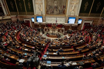 Francia Avanza Hacia la Legalización del Suicidio Asistido