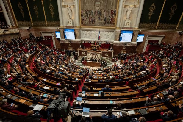 Francia Avanza Hacia la Legalización del Suicidio Asistido