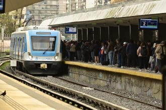 Interrupción en el Ferrocarril Sarmiento: Estación Once Cerrada 3 Horas