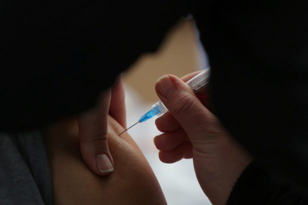Polémica en el Gobierno: ¿Qué decisión tomarán sobre la vacuna Covid?
