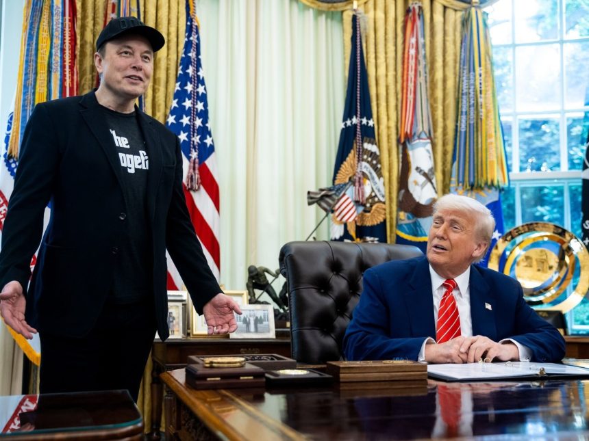 Trump y Musk se burlan de Macron: ‘La próxima vez, cierra la puerta