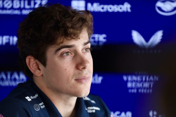 Franco Colapinto: Innovaciones en su auto y traje para Barcelona