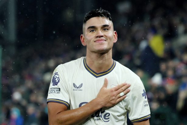 Everton se enamora de Carlos Alcaraz y lo ficha de forma definitiva