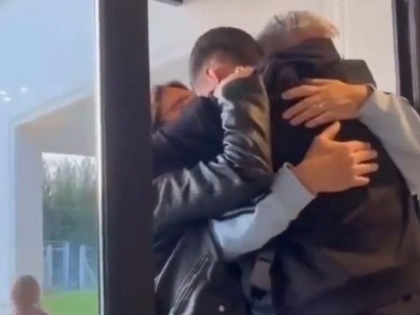 El emotivo gesto de Matías Soulé que dejó a sus padres sin palabras