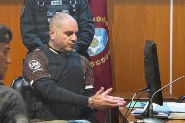 Leonardo Cositorto: Juicio de Generación Zoe con camiseta del campeón