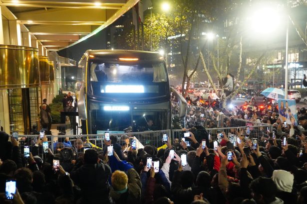 Caos en Santiago: AFA denuncia incumplimiento de seguridad en llegada de la Selección