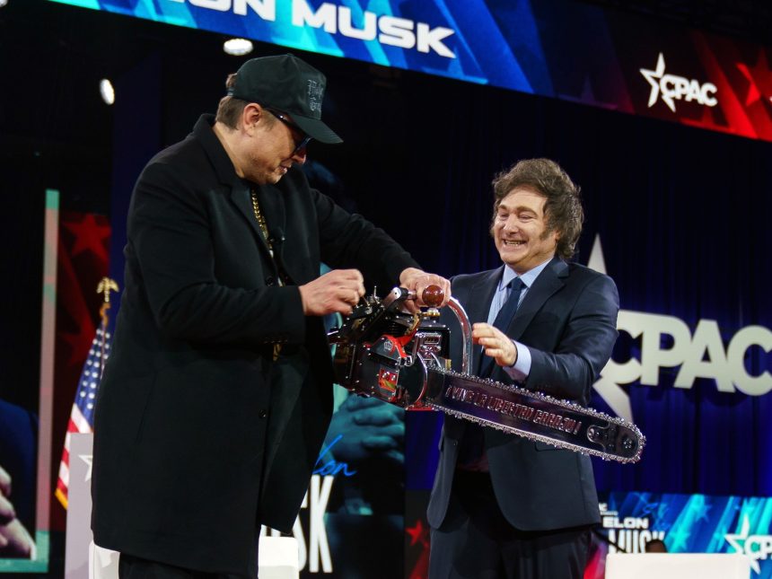 El Impactante Show de Milei y Musk: Motosierra y Ruptura Trump
