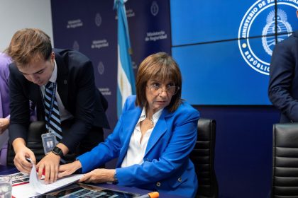 Patricia Bullrich respalda al policía tras tiroteo que hirió a un niño