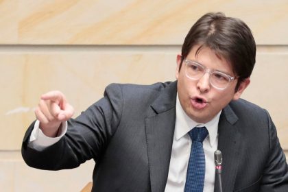 Descubre a Miguel Uribe Turbay: Política, tragedia y rivalidad con Petro