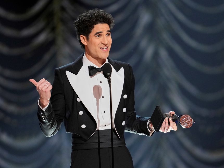Darren Criss: De Glee a Tony, el actor que brilla como robot