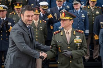Justicia frena la reducción de Ganancias para militar en el exterior