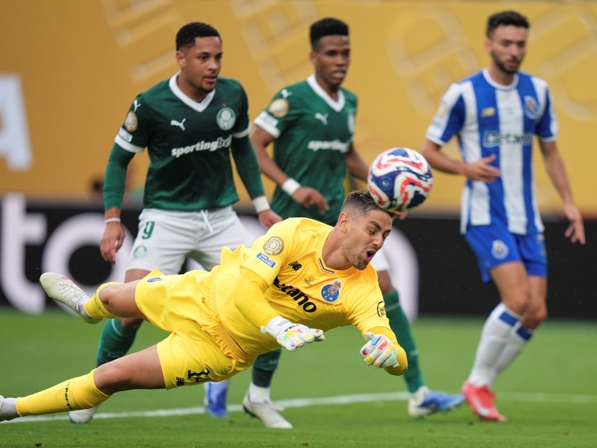 Mundial de Clubes: Palmeiras desafía a Porto y acorta distancias