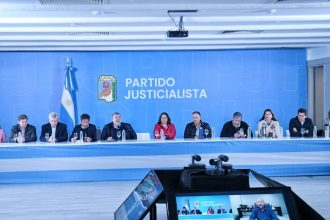 El PJ avanza a Plaza de Mayo con La Cámpora en apoyo a Cristina