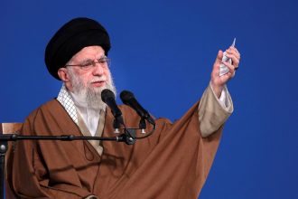 ¿Quién sucederá al líder supremo de Irán si cae en la guerra?