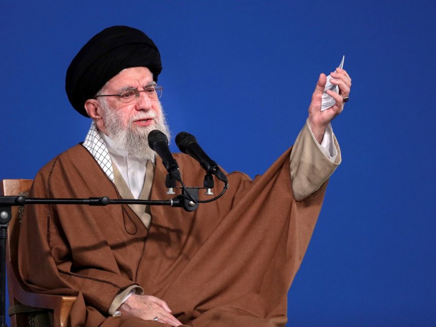¿Quién sucederá al líder supremo de Irán si cae en la guerra?
