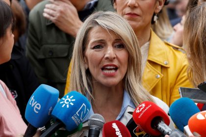 Yolanda Díaz se distancia del escándalo y expresa su indignación