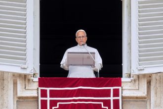 Papa Urge a Detener la Guerra Israel-Irán Antes de un Caos Irreversible