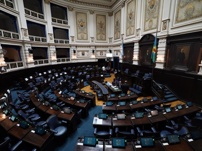 El alto costo de la banca: $100 millones mensuales para bonaerenses