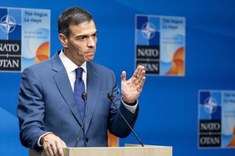 Pedro Sánchez y Donald Trump: Tensión Comercial que Amenaza a España