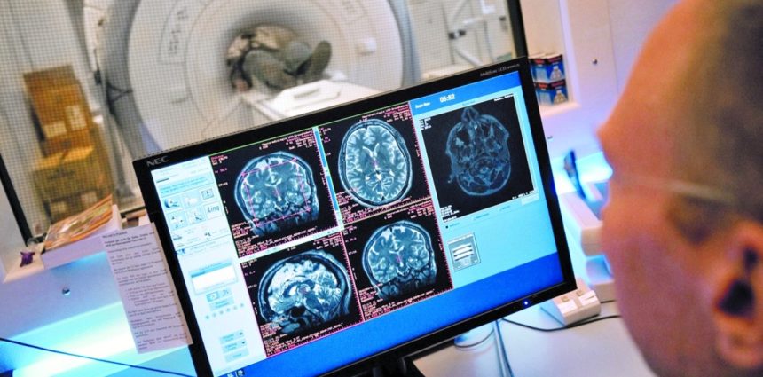 Clínicas privadas logran aumento salarial para médicos y enfermeros