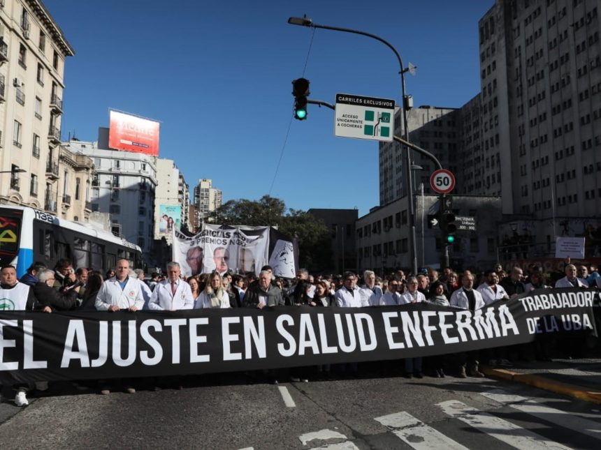 Protesta masiva en el Hospital de Clínicas: Menos cirugías y crisis económica