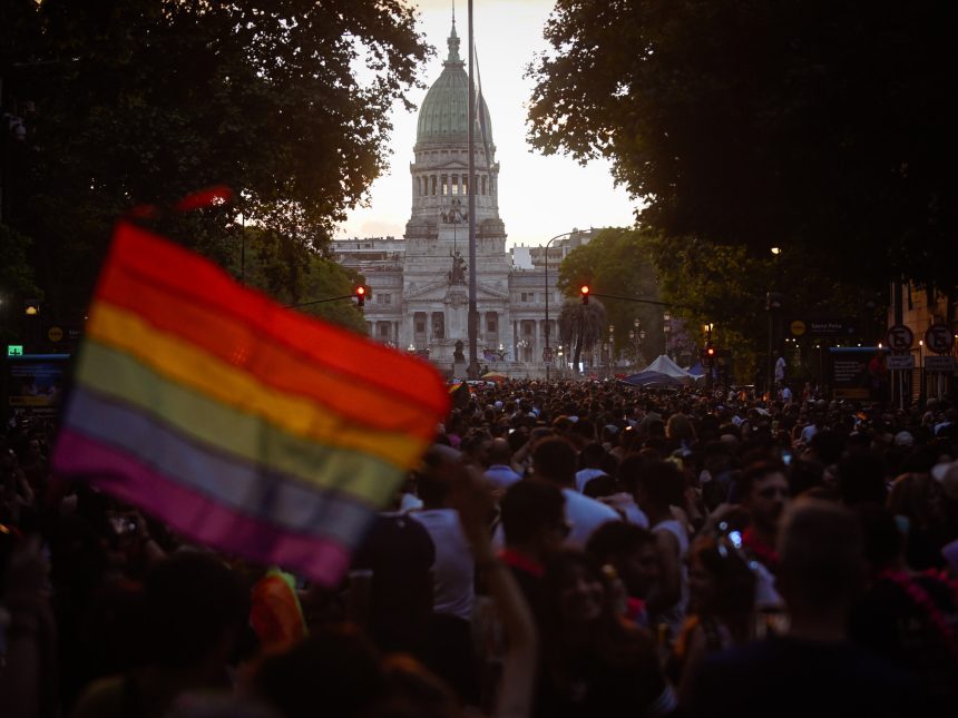 Orgullo Gay: Descubre la Principal Causa de Discriminación Laboral