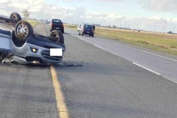 Tragedia en Ruta 2: Pareja pierde la vida tras volcadura de camioneta