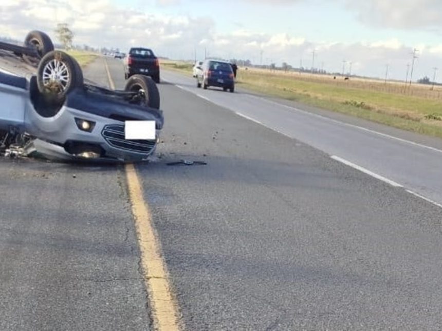Tragedia en Ruta 2: Pareja pierde la vida tras volcadura de camioneta