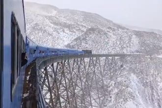 Una nevada mágica transforma el viaje en el Tren a las Nubes