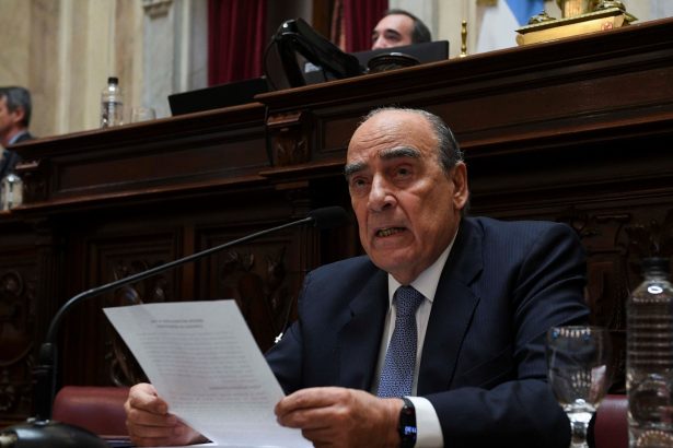Justicia en Crisis: Más de 300 Vacantes y Nuevas Demoras del Gobierno